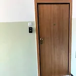 - 5 Min By Car To The & Center - Free Public Parking Apartman