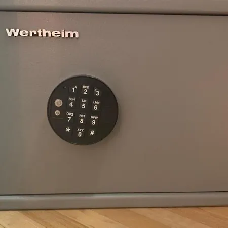 - 5 Min By Car To The & Center - Free Public Parking *