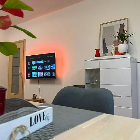 - 5 Min By Car To The & Center - Free Public Parking