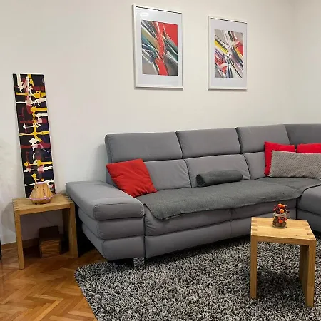 アパート - 5 Min By Car To The & Center - Free Public Parking