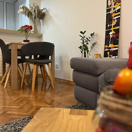 Mm - 5 Min By Car To The & Center - Free Public Parking Apartment Split